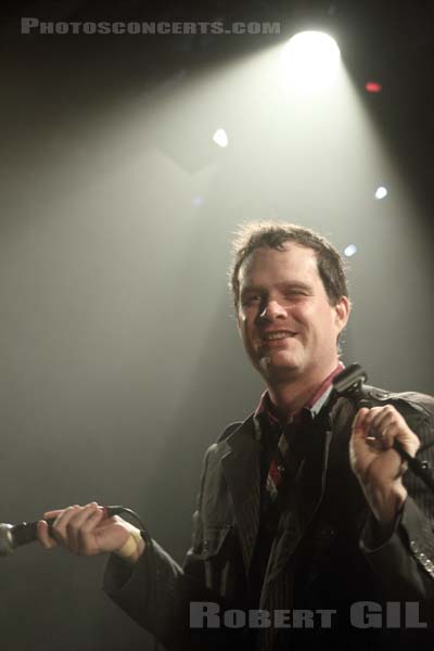 ELECTRIC SIX - 2013-11-26 - PARIS - La Maroquinerie - 